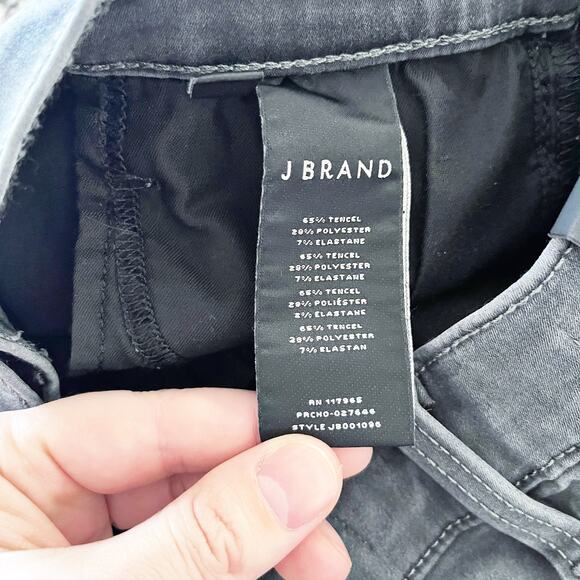 J Brand Alana High-Rise Cropped Jean in Dust - Picture 7 of 7
